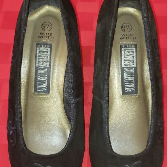 VNTG Black Suede Leather Embossed Heels - Picture 3 of 6